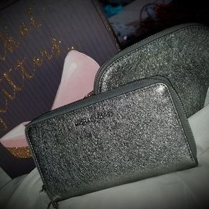 Authentic Michael Kors Wallet & Makeup Bag